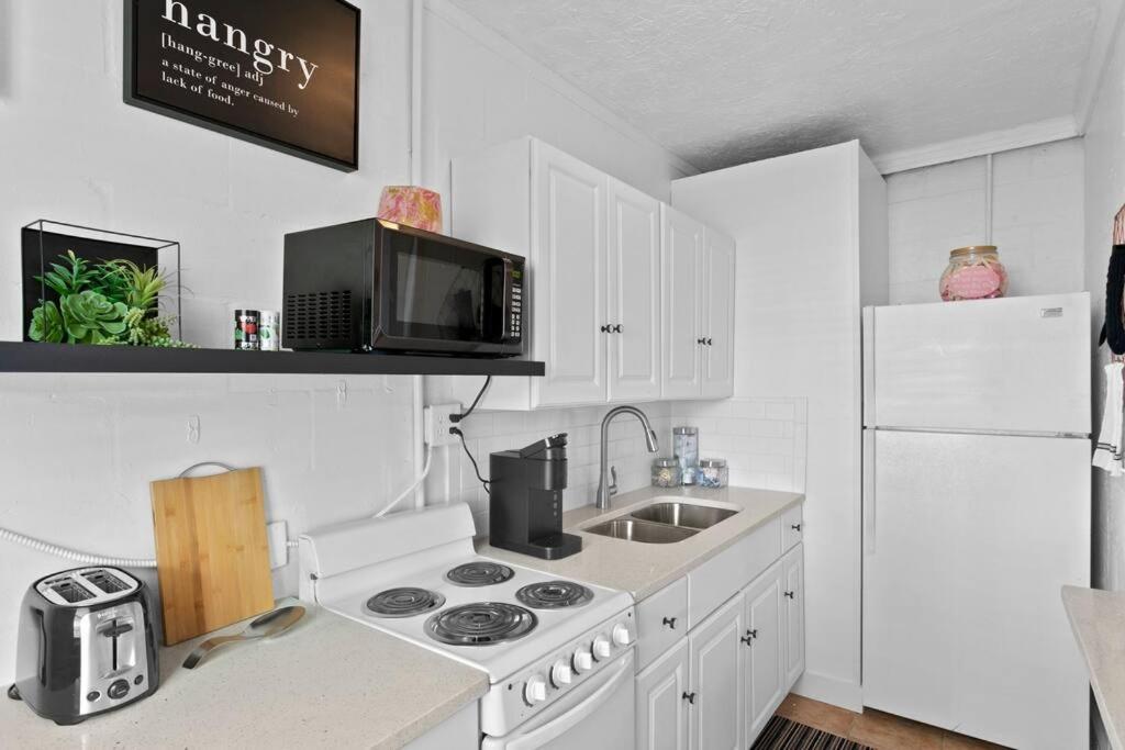 Apartamento The Pink Oasis Waterfront 1 Bed Apt Tampa Exterior foto