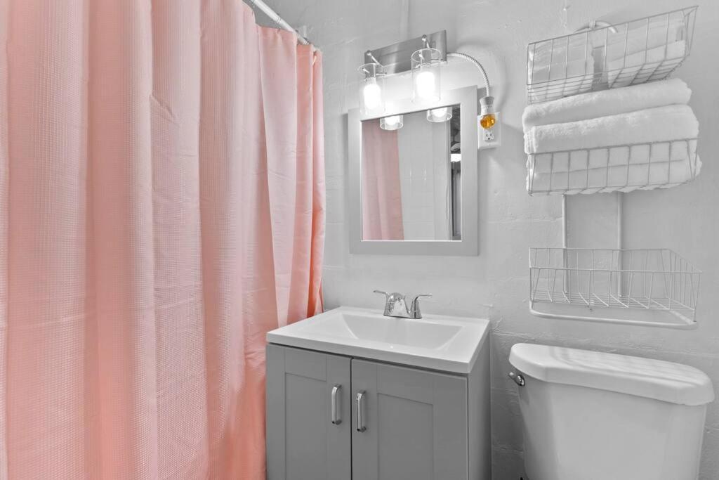 Apartamento The Pink Oasis Waterfront 1 Bed Apt Tampa Exterior foto